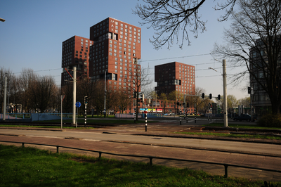809144 Gezicht op de City Campus MAX aan het Europaplein te Utrecht.